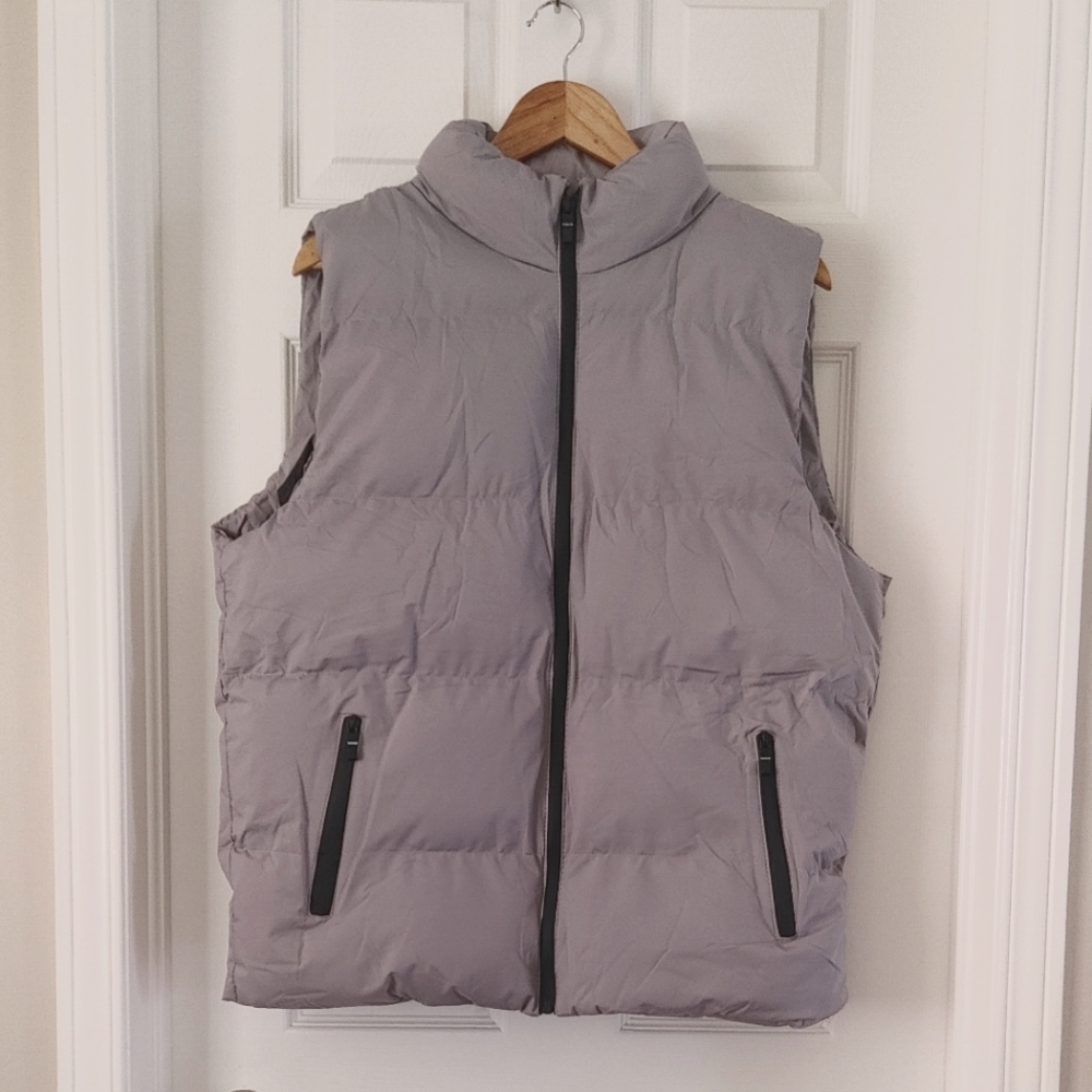 Puffer Vest with Zip Pockets, Size XL, Grey